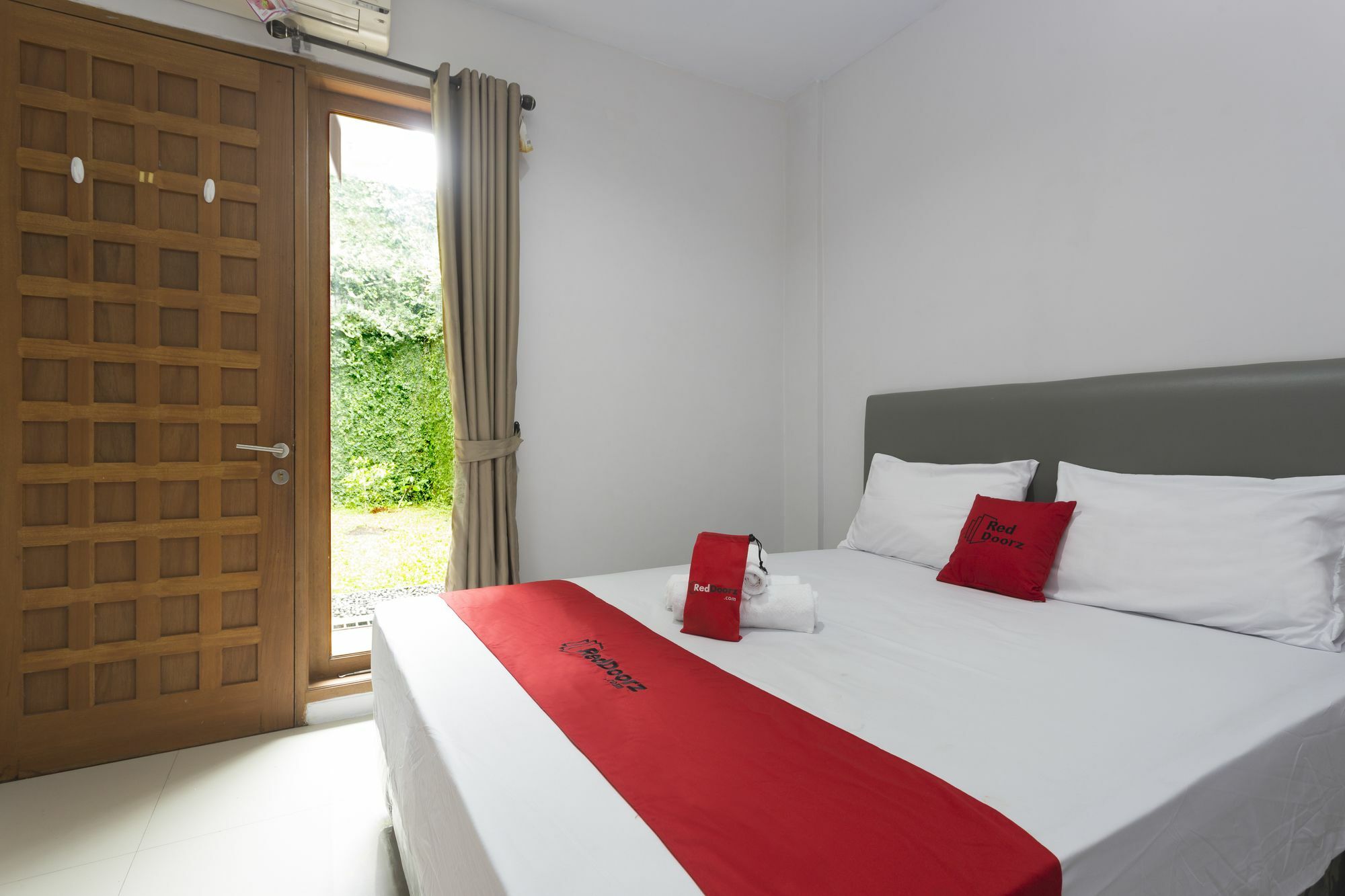 Reddoorz Plus Near Cilandak Town Square 2 Jakarta Eksteriør bilde